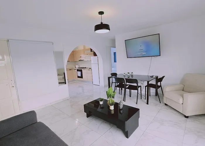 Daire Chrisoula Garden